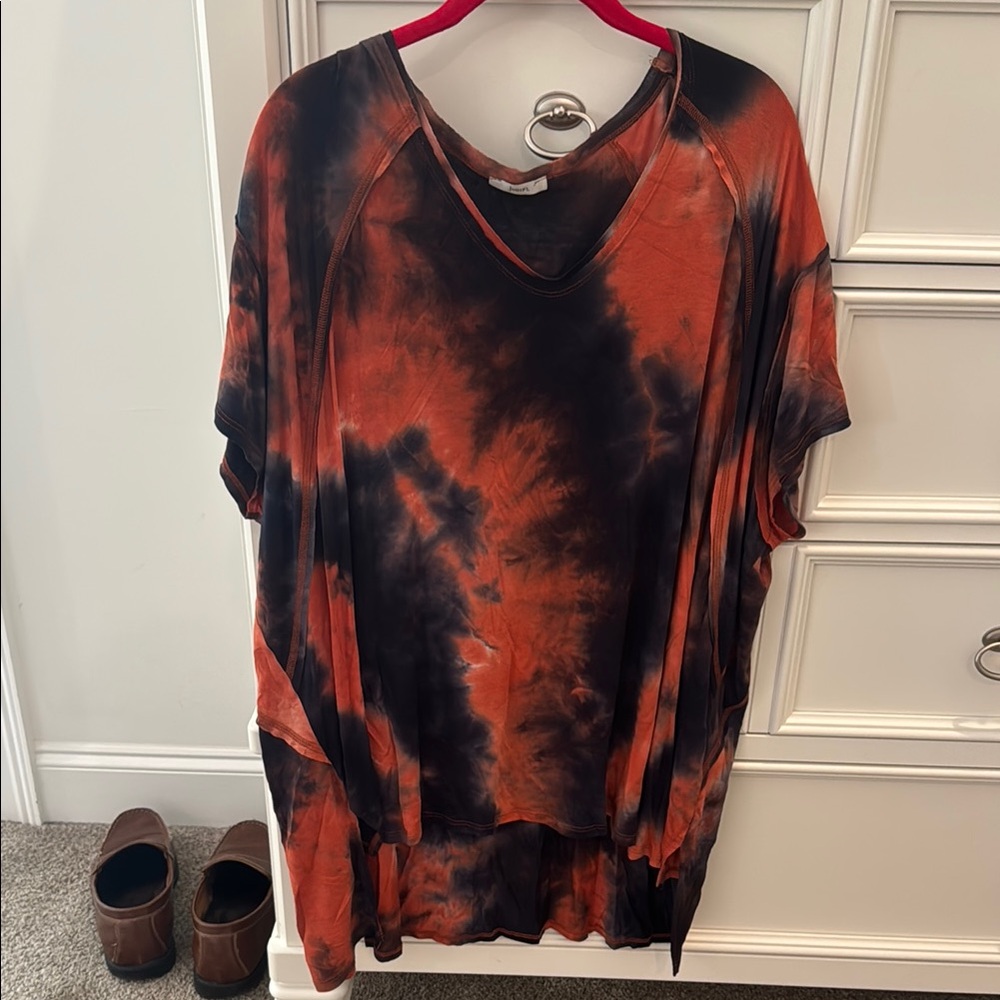 Oversized Tie-Dye V-Neck Women's Top - Orange and Navy